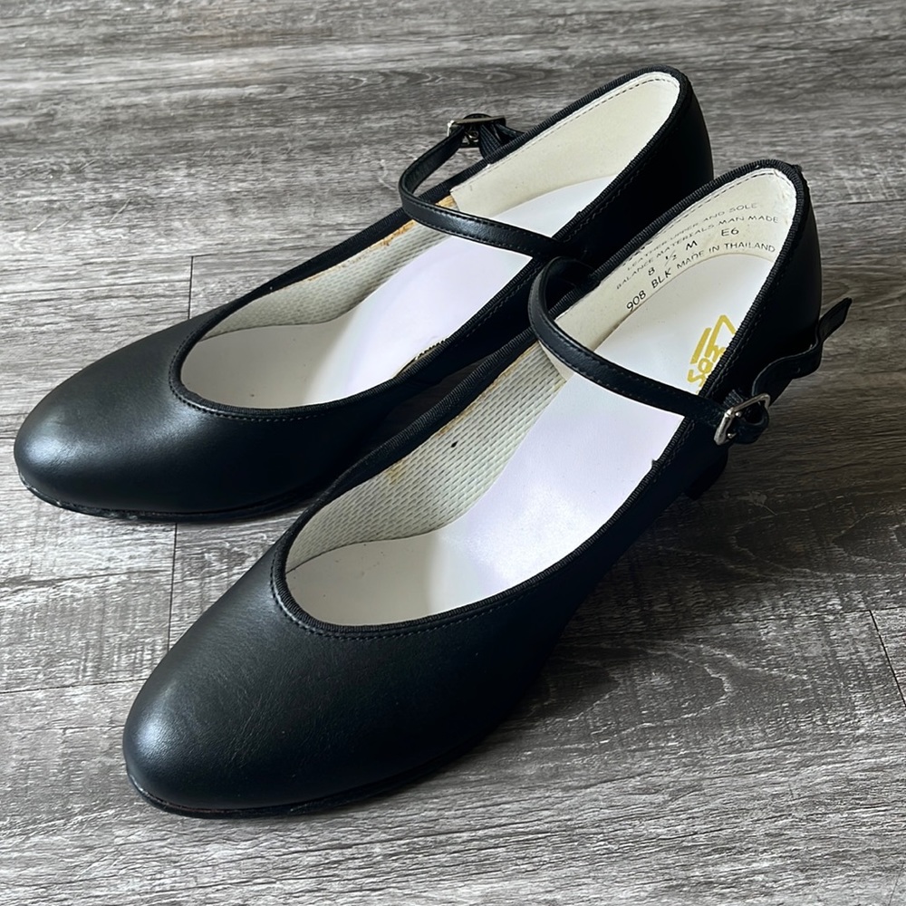 Size 8 1/2 M Leather Leo’s Dance Heels
